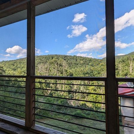 Red Roof Mountain Cabin With Starlink Internet! Stanley Экстерьер фото