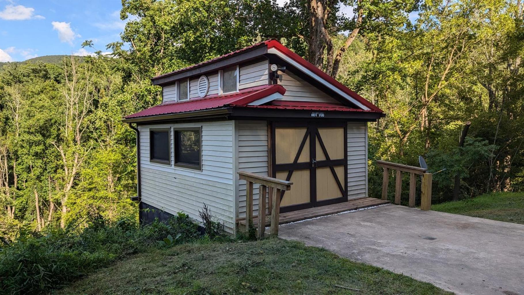 Red Roof Mountain Cabin With Starlink Internet! Stanley Экстерьер фото